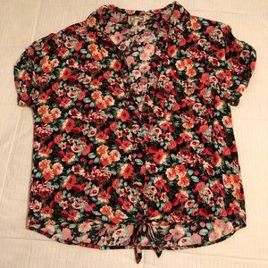 Kirra Capped Sleeve Floral Tie in Front Top
